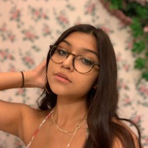 Meet your Posher, Daniela